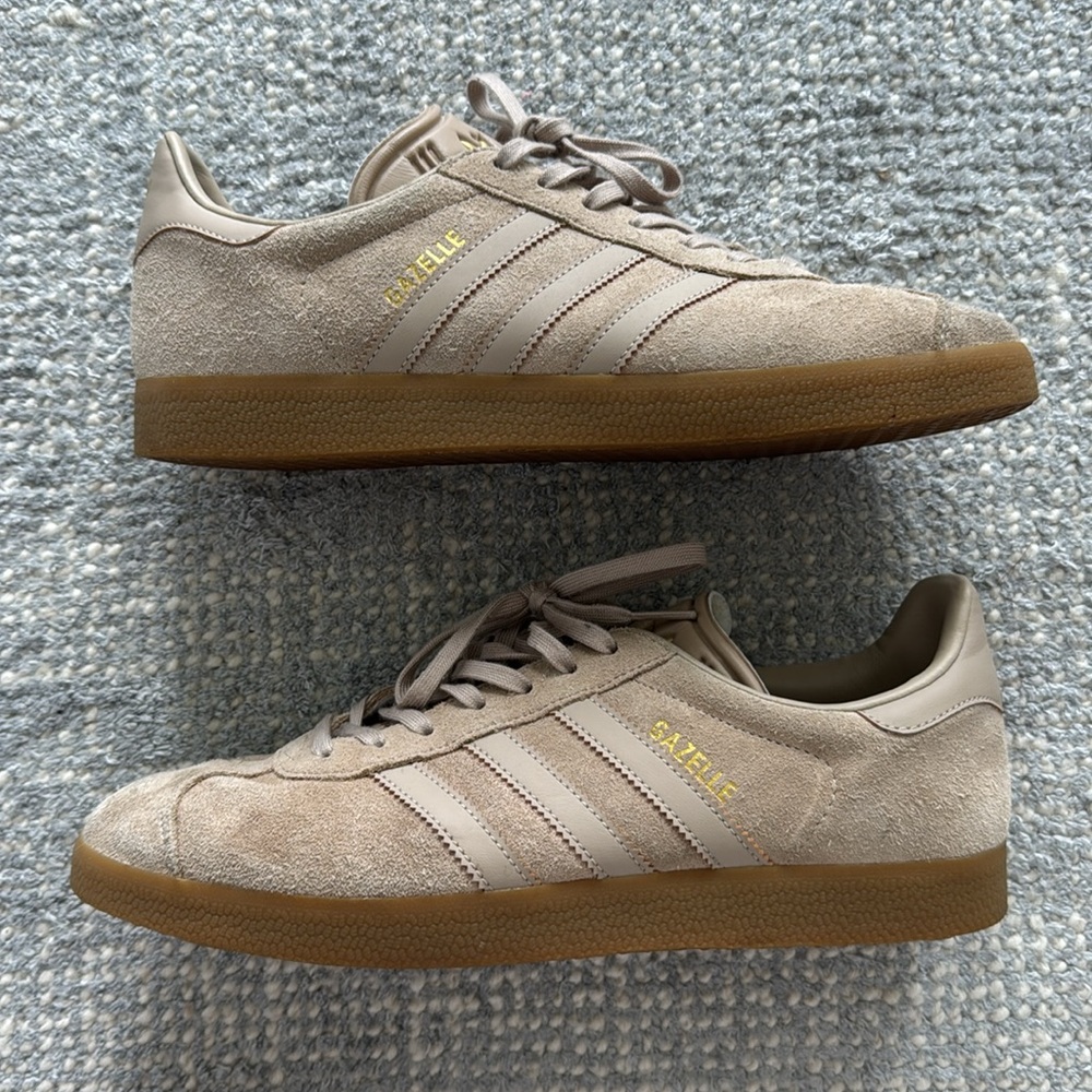 adidas Gazelle Sneakers in Taupe and Gold Men’s size 9
